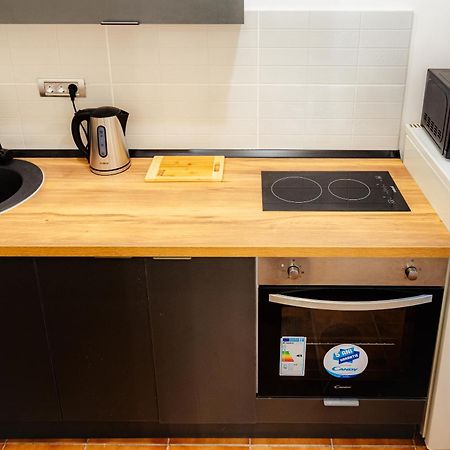 Central Modern Apartment - Victory Square Near Government Building Bucureşti Ngoại thất bức ảnh