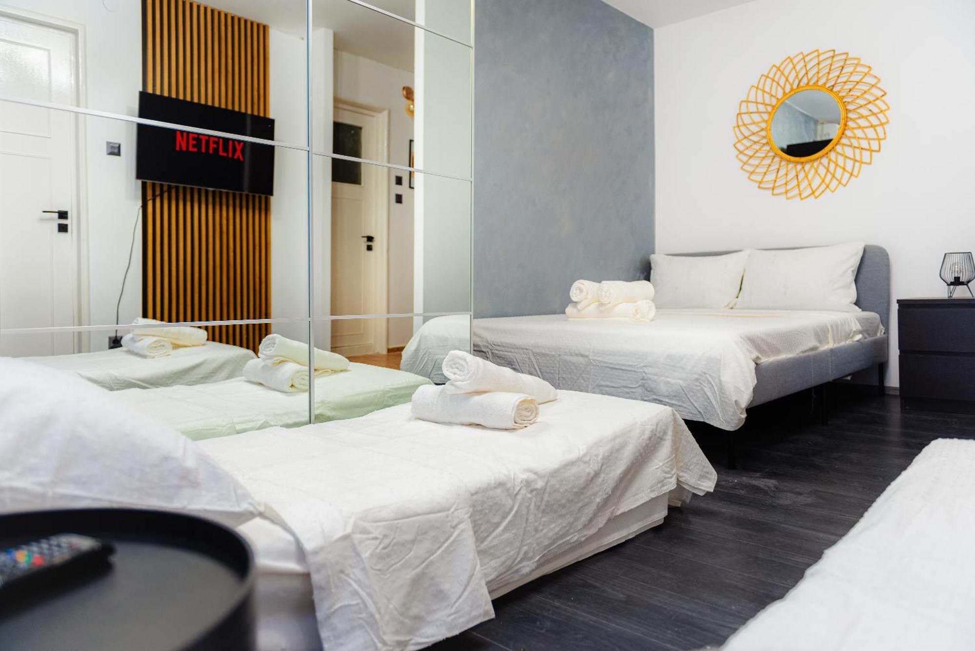 Central Modern Apartment - Victory Square Near Government Building Bucureşti Ngoại thất bức ảnh
